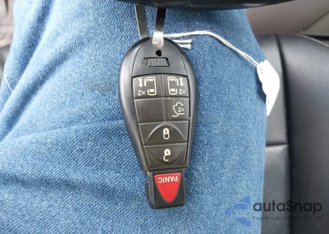 2014 Chrysler Town & Country Touring из США, поврежденный, VIN 2C4RC1BG0ER330233